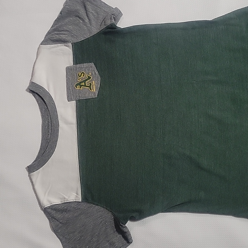 MLB A's womens tee size Small